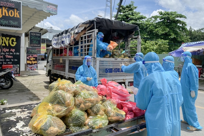 Chùa Hoằng Pháp: Tiếp tục hỗ trợ người dân khó khăn trong đại dịch Covid (đợt 8)